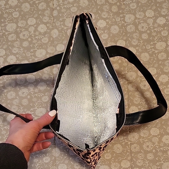 NEW Adrienne Vittadini Leopard Print Insulated Lunch Tote Bag - Black & Tan - Picture 3 of 12